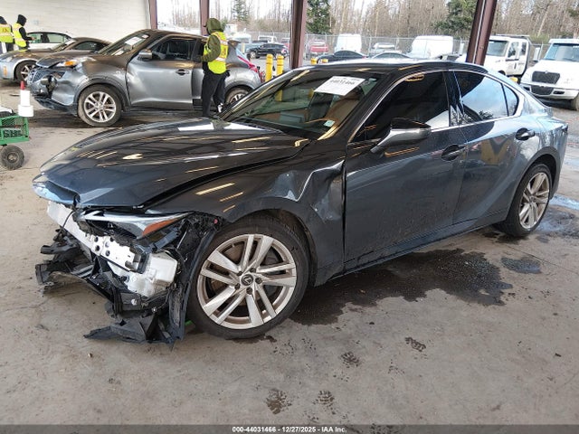 Lexus IS 300 2021 JTHC81F24M5046572 Image 2
