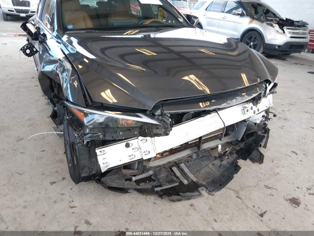 Lexus IS 300 2021 JTHC81F24M5046572 Image 6