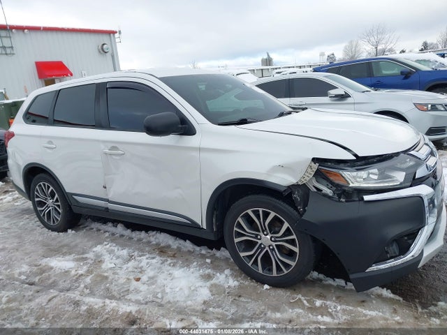 Mitsubishi Outlander Es 2018 JA4AZ2A34JZ007071 Image 13