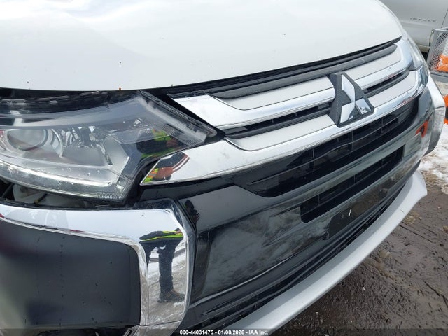 Mitsubishi Outlander Es 2018 JA4AZ2A34JZ007071 Image 20