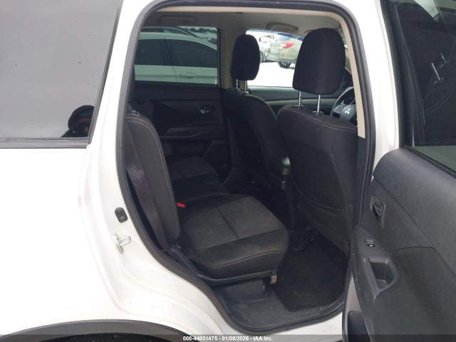 Mitsubishi Outlander Es 2018 JA4AZ2A34JZ007071 Image 8