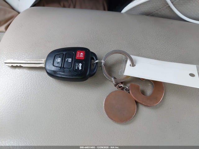 Продажа на аукционе авто 2012 Toyota Camry Le, vin: 4T1BF1FKXCU528157, номер лота: 44031493