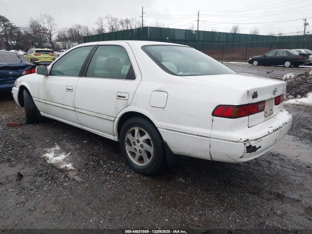1999 TOYOTA CAMRY 4T1BF22K4XU929799 Photo 2