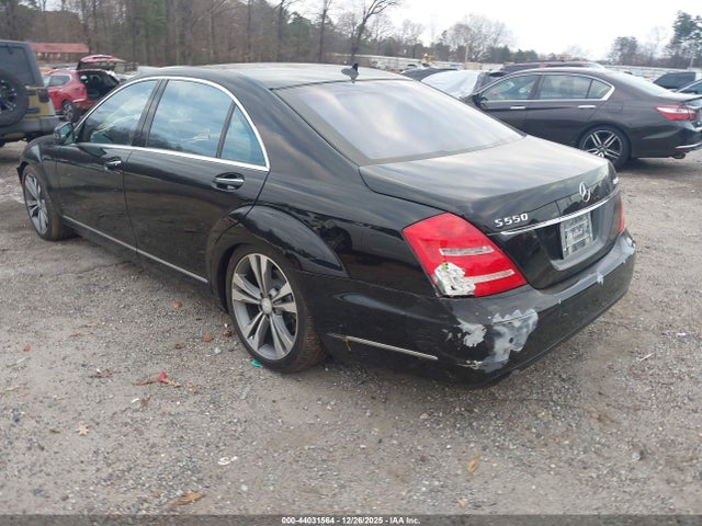 2010 MERCEDES-BENZ S 550 WDDNG8GB2AA321689 Photo 2