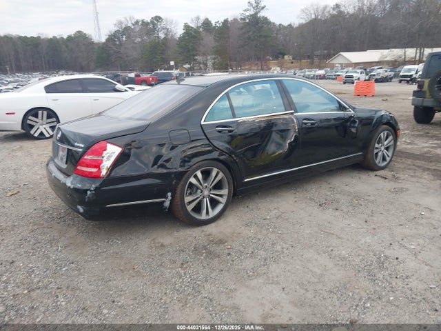 2010 MERCEDES-BENZ S 550 WDDNG8GB2AA321689 Photo 3