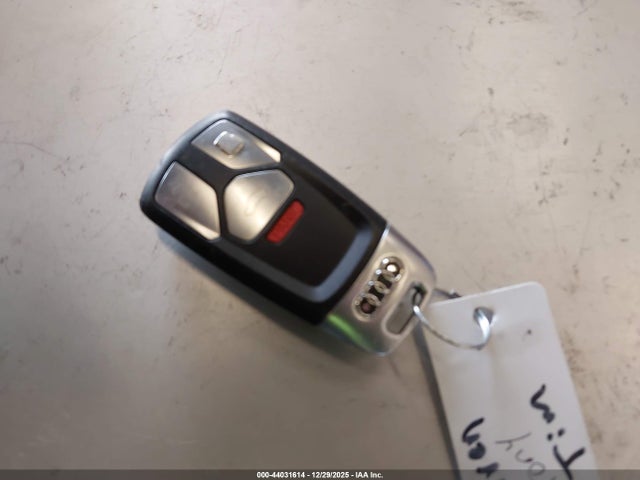 2017 AUDI A4 WAUGMAF48HN061174 Photo 10