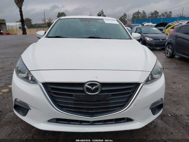 3MZBM1U71FM129586 Mazda Mazda3 I Sport