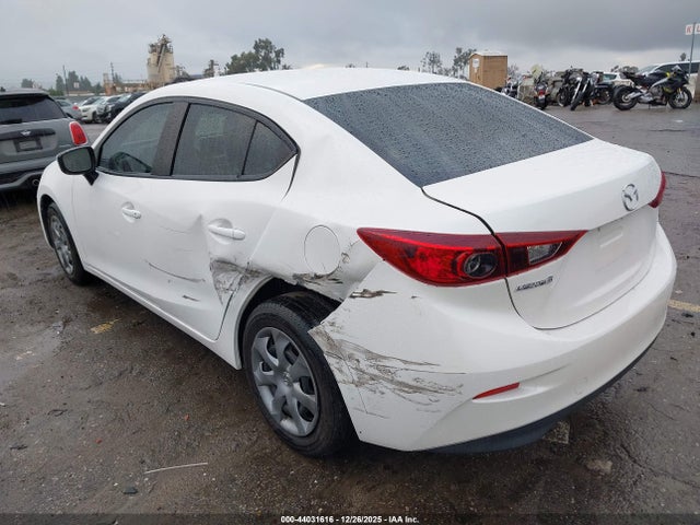3MZBM1U71FM129586 Mazda Mazda3 I Sport