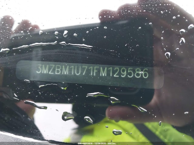 3MZBM1U71FM129586 Mazda Mazda3 I Sport