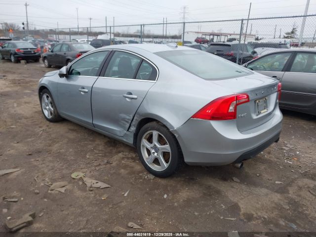 2013 VOLVO S60 YV1612FH6D2204628 Photo 2