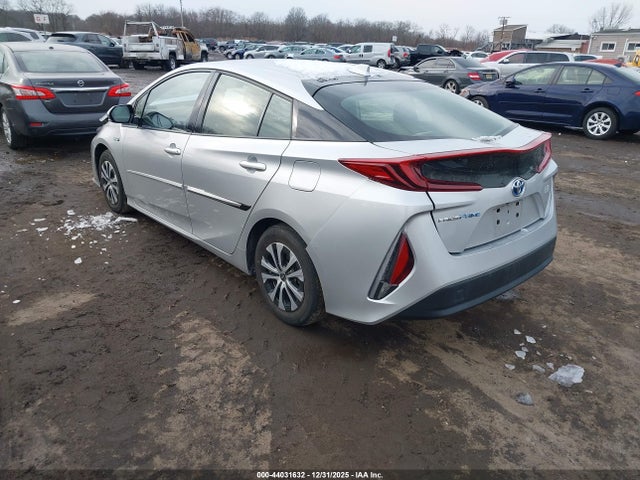 2020 TOYOTA PRIUS PRIME JTDKARFP8L3140640 Photo 2