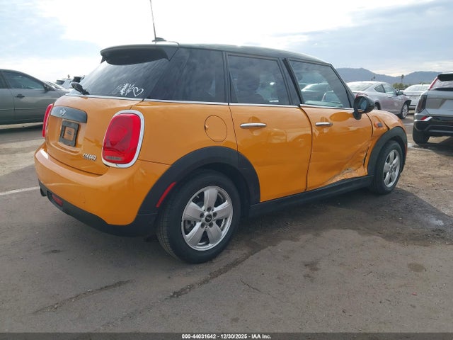 2017 MINI HARDTOP WMWXU1C34H2F78407 Photo 3
