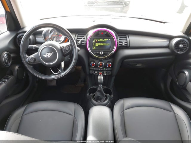 2017 MINI HARDTOP WMWXU1C34H2F78407 Photo 4