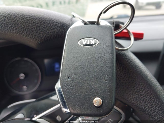 3KPF24AD7KE034041 KIA Forte Lxs