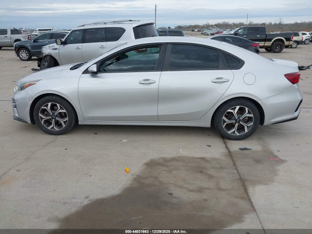3KPF24AD7KE034041 KIA Forte Lxs