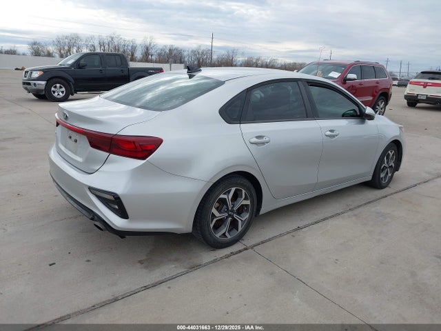 3KPF24AD7KE034041 KIA Forte Lxs
