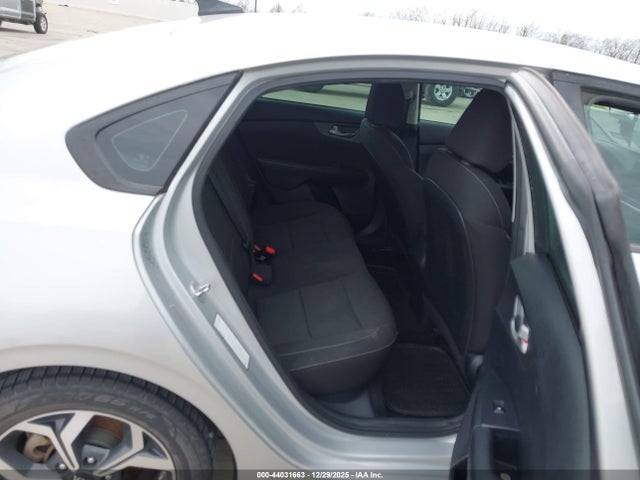 3KPF24AD7KE034041 KIA Forte Lxs