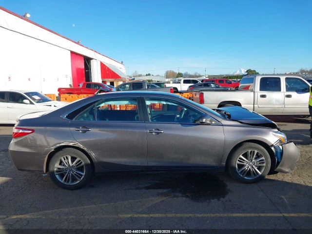 4T1BF1FK4HU625250 Toyota CAMRY SE