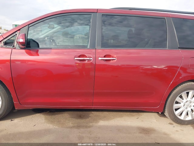 5TDYZ3DC1HS795924 Toyota Sienna Limited 7 Passenger