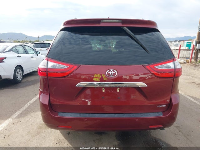 5TDYZ3DC1HS795924 Toyota Sienna Limited 7 Passenger