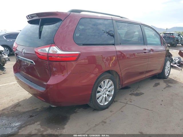 5TDYZ3DC1HS795924 Toyota Sienna Limited 7 Passenger