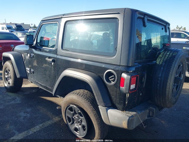 1C4GJXAN5JW263632 Jeep Wrangler Sport 4x4