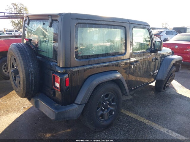 1C4GJXAN5JW263632 Jeep Wrangler Sport 4x4