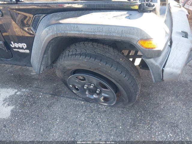 1C4GJXAN5JW263632 Jeep Wrangler Sport 4x4