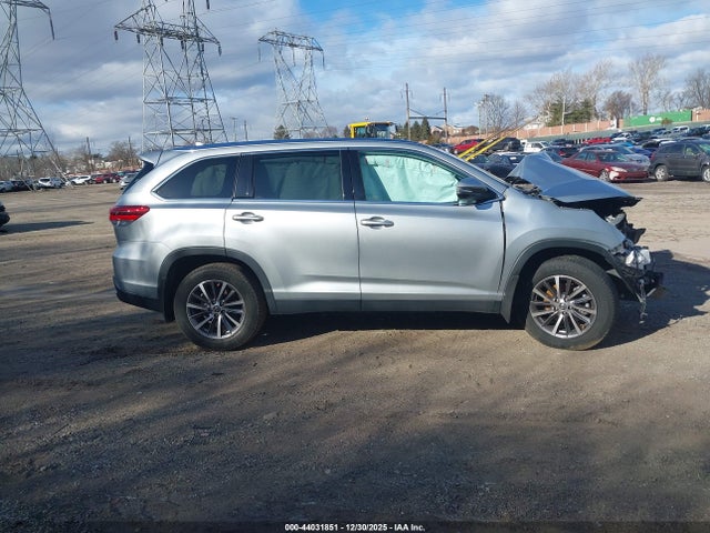 5TDJZRFH3KS925870 Toyota Highlander Xle
