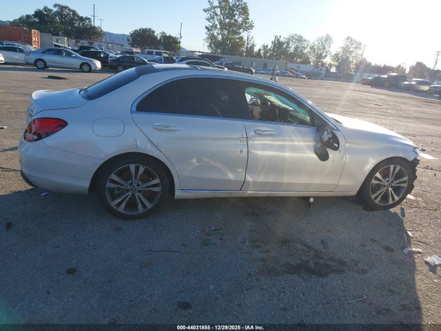 Aukcja sprzedaży 2015 Mercedes-benz C 300 4matic, vin: 55SWF4KB2FU037588, numer aukcji: 44031855