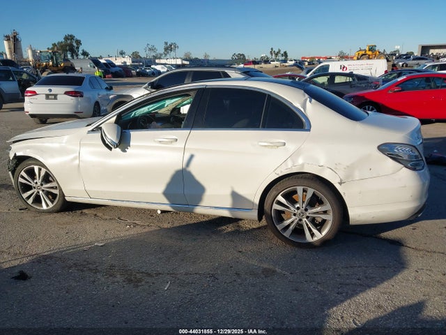 Aukcja sprzedaży 2015 Mercedes-benz C 300 4matic, vin: 55SWF4KB2FU037588, numer aukcji: 44031855