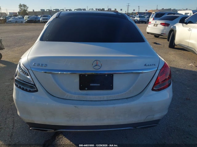 Aukcja sprzedaży 2015 Mercedes-benz C 300 4matic, vin: 55SWF4KB2FU037588, numer aukcji: 44031855
