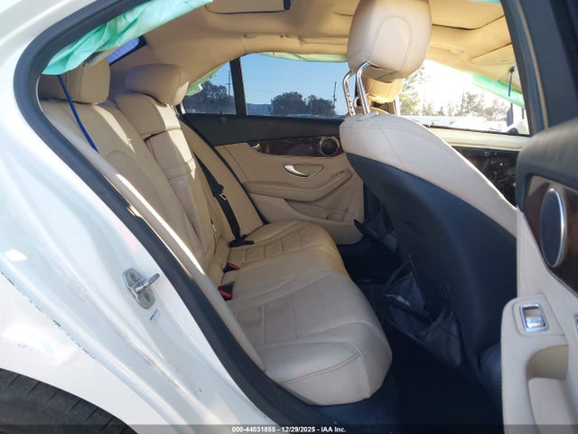 Aukcja sprzedaży 2015 Mercedes-benz C 300 4matic, vin: 55SWF4KB2FU037588, numer aukcji: 44031855