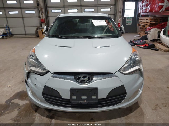 KMHTC6AD7FU218586 Hyundai Veloster Flex