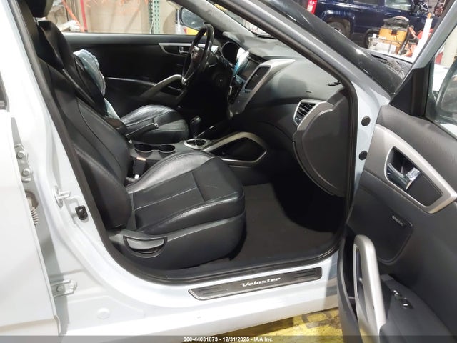 KMHTC6AD7FU218586 Hyundai Veloster Flex