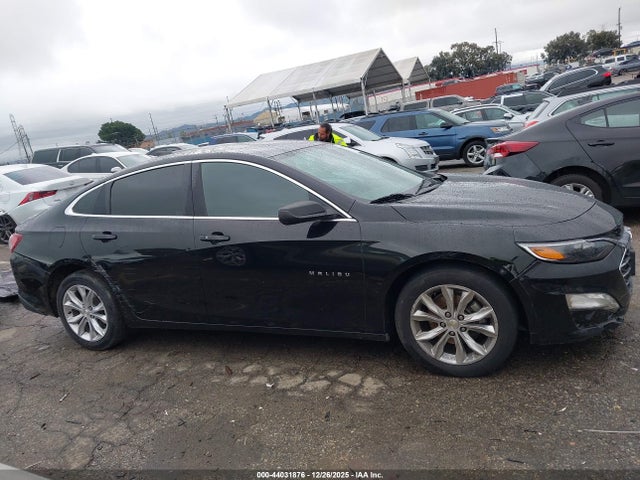 1G1ZD5ST2LF058119 Chevrolet Malibu Fwd Lt