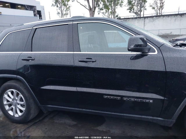 1C4RJEAG4MC738823 Jeep Grand Cherokee Laredo E 4x2