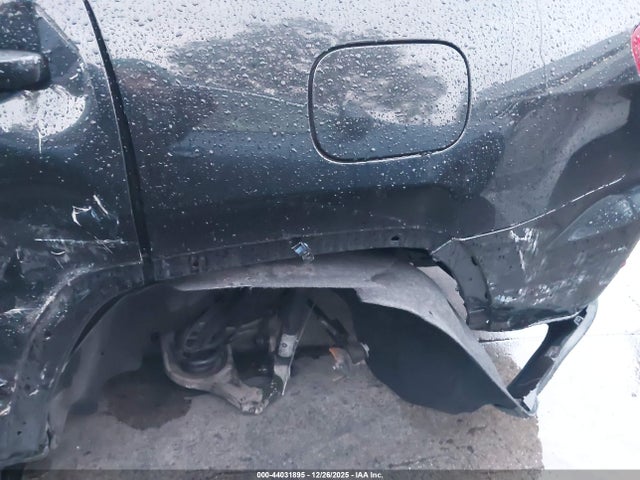 1C4RJEAG4MC738823 Jeep Grand Cherokee Laredo E 4x2