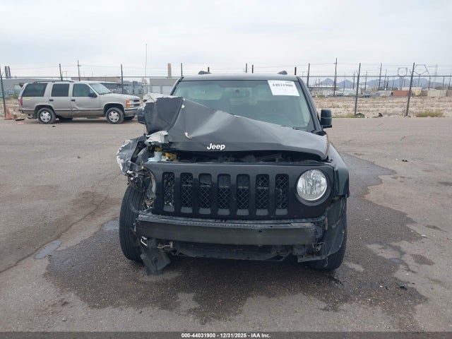 1C4NJPBB2HD172898 Jeep Patriot Sport Fwd