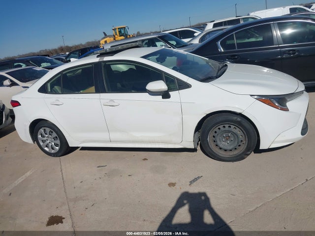 JTDEPMAE1N3007354 Toyota COROLLA LE