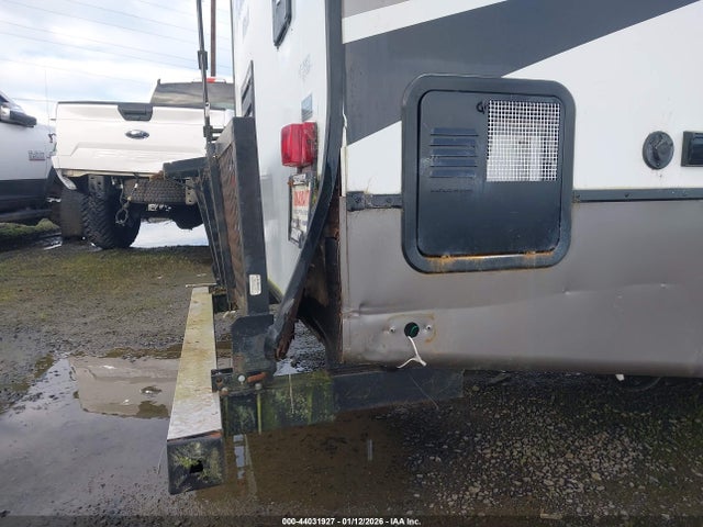 Forest River Wildcat Maxx 28rkx 2019 4X4TWCD25KT018109 Image 17