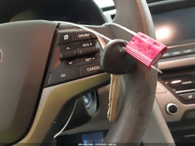 2018 HYUNDAI ELANTRA 5NPD84LF8JH235980 Photo 10
