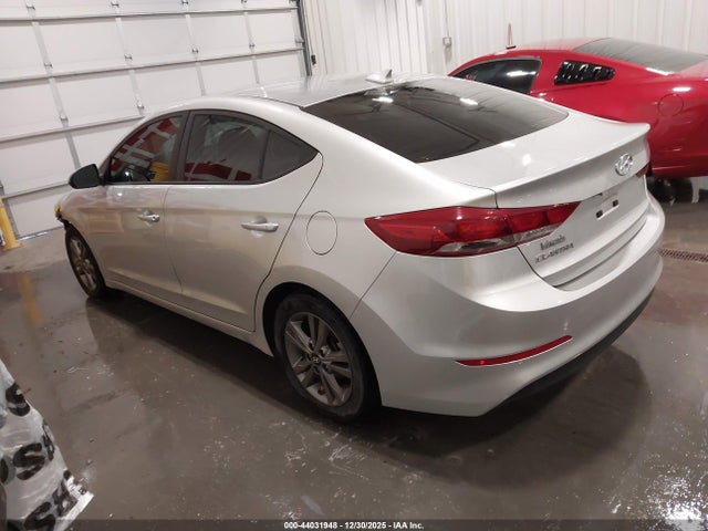 2018 HYUNDAI ELANTRA 5NPD84LF8JH235980 Photo 2