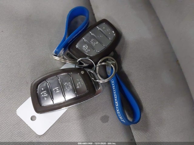 2022 HYUNDAI IONIQ HYBRID KMHC65LC6NU285667 Photo 10