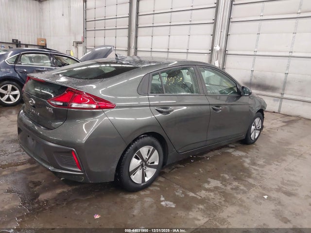 2022 HYUNDAI IONIQ HYBRID KMHC65LC6NU285667 Photo 3