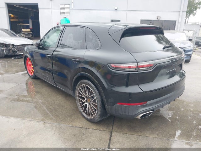 2023 PORSCHE CAYENNE WP1AA2AY0PDA08795 Photo 2