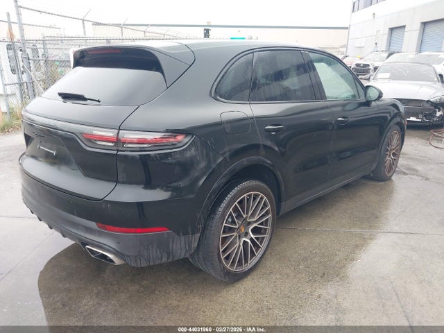 2023 PORSCHE CAYENNE WP1AA2AY0PDA08795 Photo 3