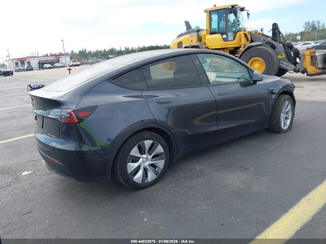2024 TESLA MODEL Y 7SAYGDEEXRA241461 Photo 3