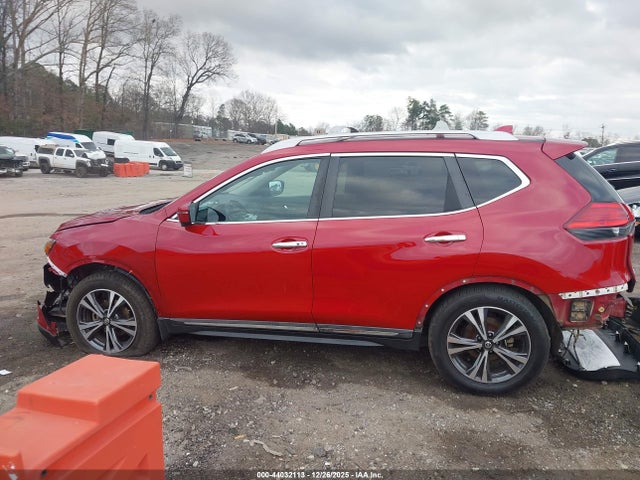44032113 :رقم المزاد ، 5N1AT2MTXHC828588 vin ، 2017 Nissan Rogue Sl مزاد بيع