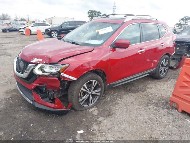 44032113 :رقم المزاد ، 5N1AT2MTXHC828588 vin ، 2017 Nissan Rogue Sl مزاد بيع